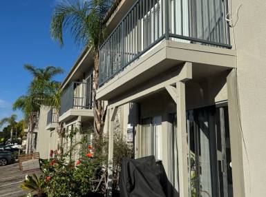 Jewell St Balconies